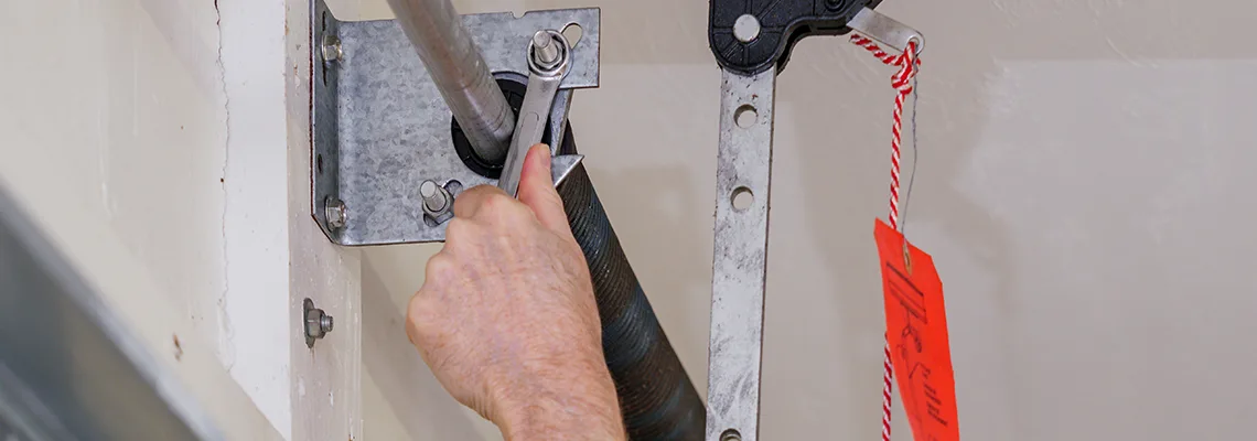 Fix Residential Garage Door in Niagara-on-the-Lake, Ontario