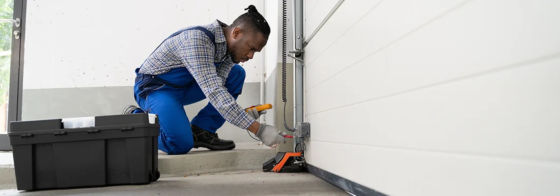 Repair Garage Door Not Closing But Light Flashing in Niagara-on-the-Lake, ON