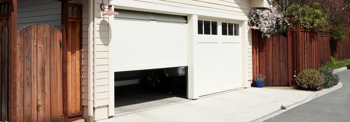 Repair Garage Door Won't Close Light Blinks in Niagara-on-the-Lake, Ontario